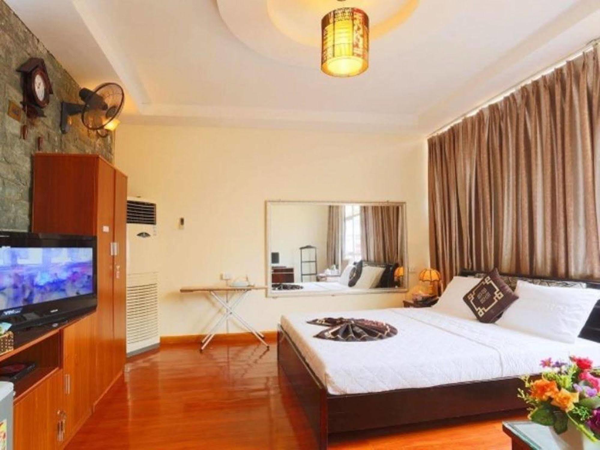 A25 Hotel - 38 Hang Thiec Hanoi Exteriör bild